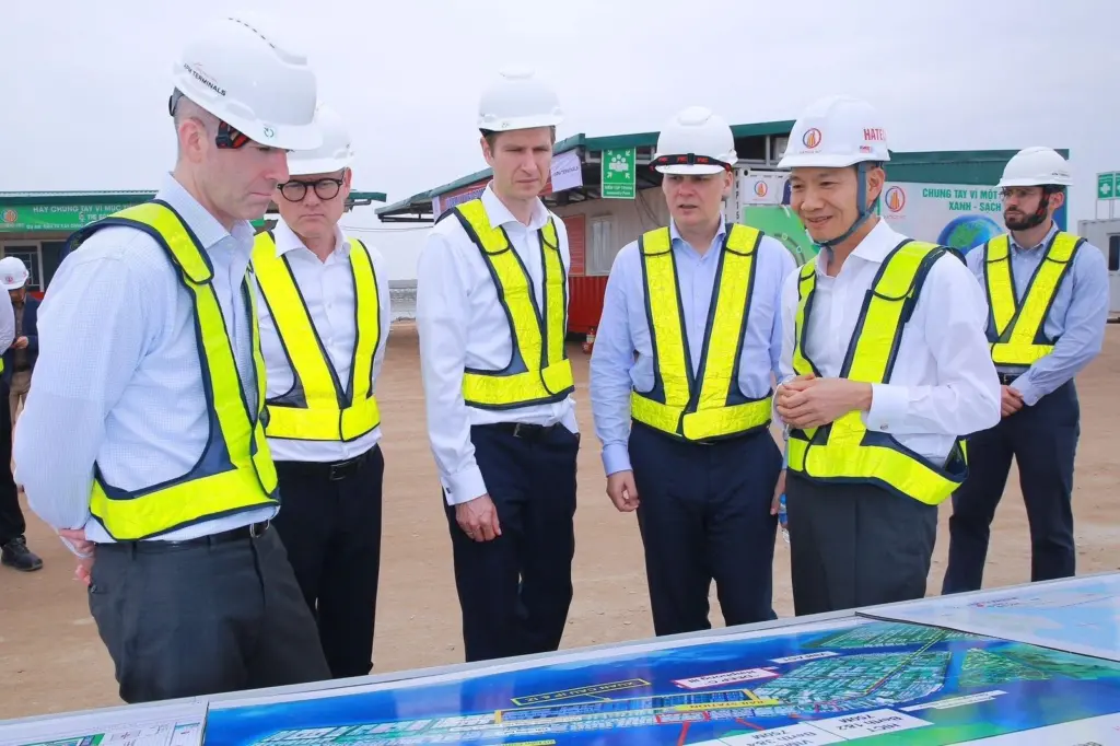 visit by Dutch trade mission delegates to HHIT in Vietnam