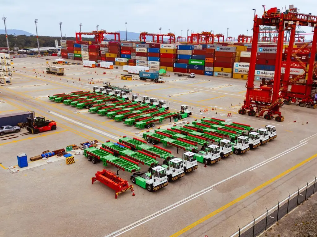electric terminal tractors at Porto Itapoá in Brazil