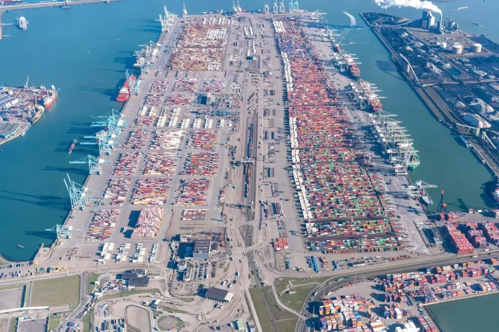The image shows an overhead shot of ECT Rotterdam