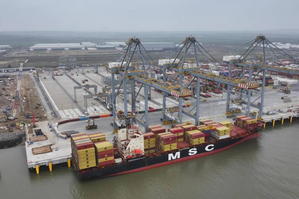 The image shows MSC Sena arriving at London Gateway DP World