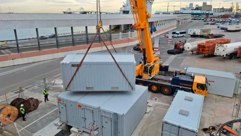 The picture shows the OPS modules already installed at the Grimaldi terminal on Sant Bertran wharf