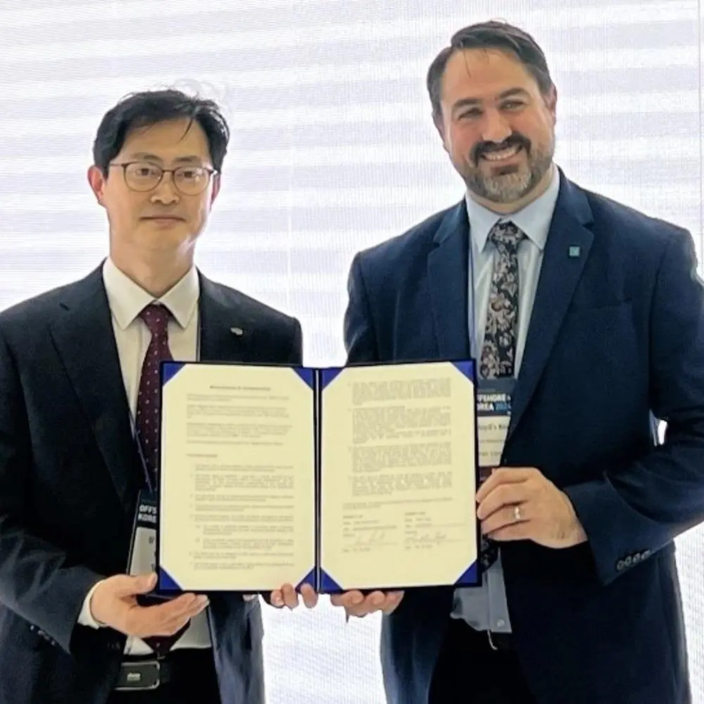 Hae-Ki Jang, CTO of Samsung Heavy Industries and Sean van der Post, Lloyd’s Register’s offshore business director