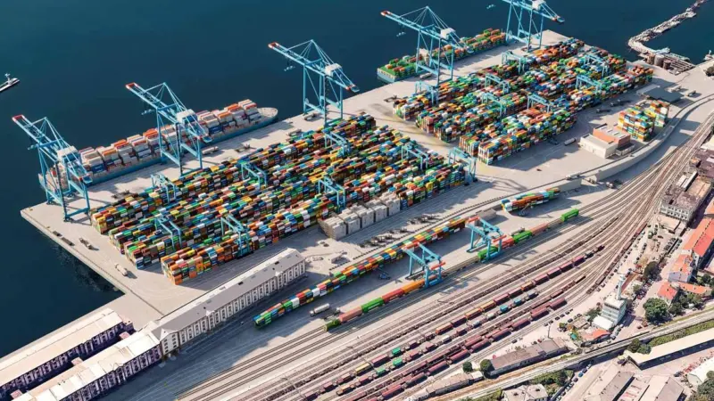 The image shows an overhead shot of Rijeka Gateway, a joint venture (JV) between APM Terminals and ENNA Logic