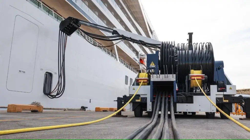 Cavotec PowerMove shorepower system