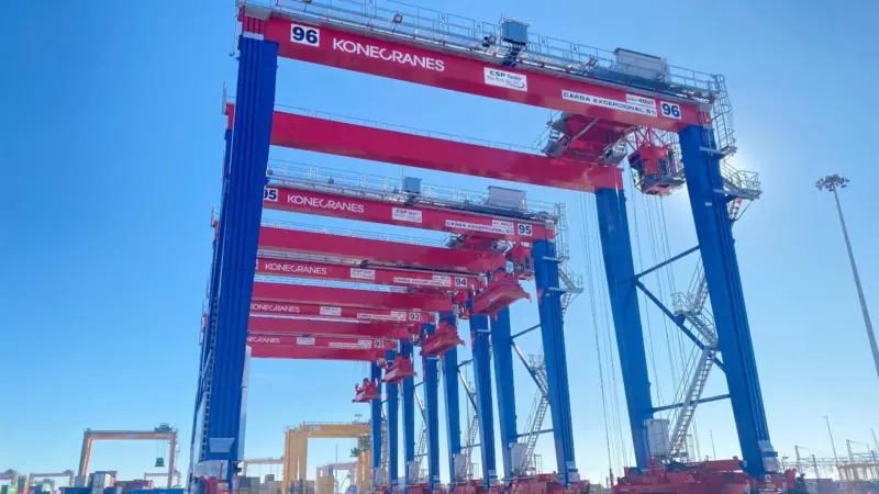 The image shows CSP Valencia hybrid KC RTGs on the quayside