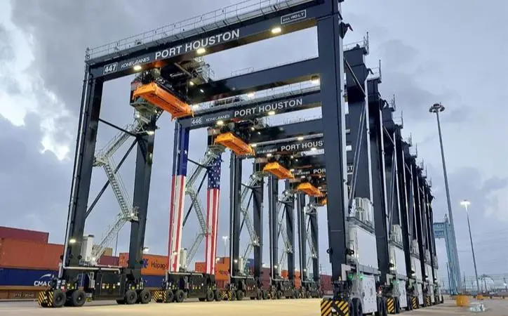 The image shows the Konecranes RTGs on the quayside at Houston