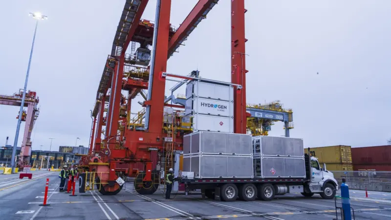 H2 RTG crane at Vancouver port