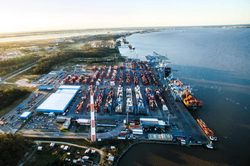 The photo shows an aerial vista of Wilson Sons' Tecon Rio Grande terminal