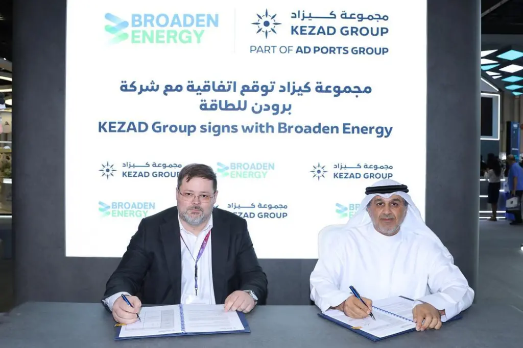 The image shows the signatories of the Broaden KEZAD agreement