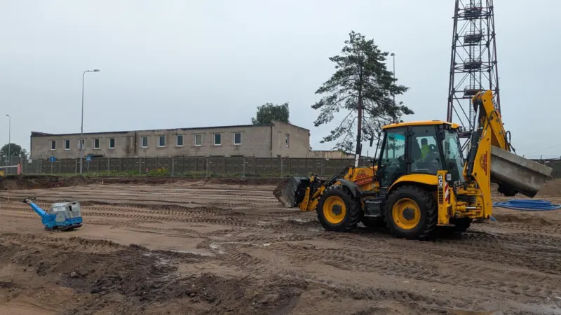 The image shows consruction work taking place on Klaipėda's hydrogen station