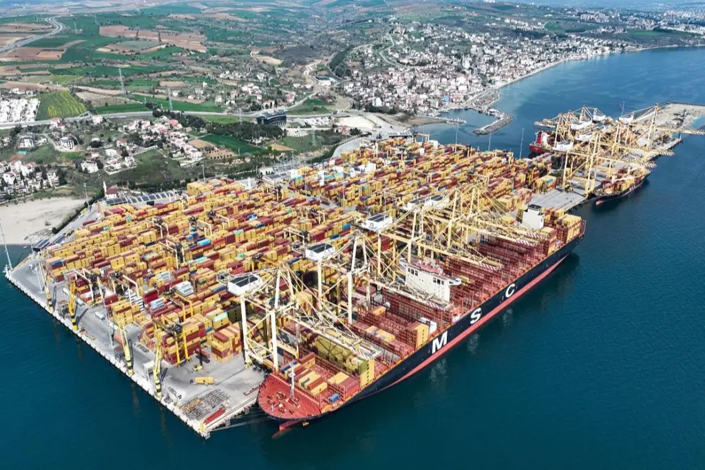 A render of the port's new 400-metre quay extension
