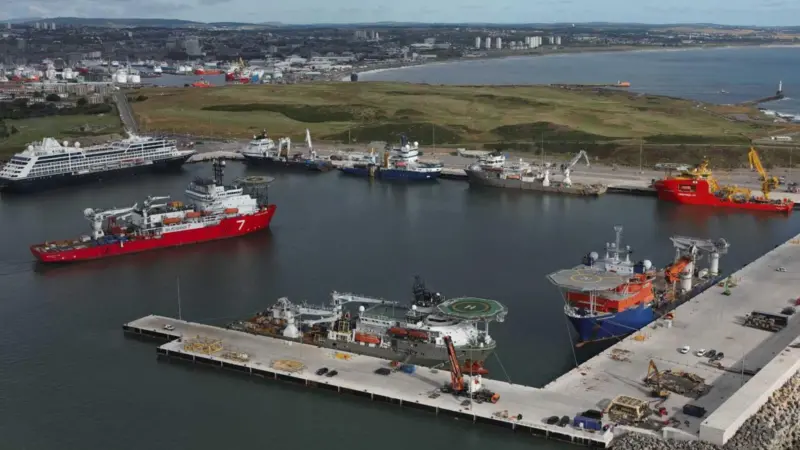 a wide angle shot of South Harbour