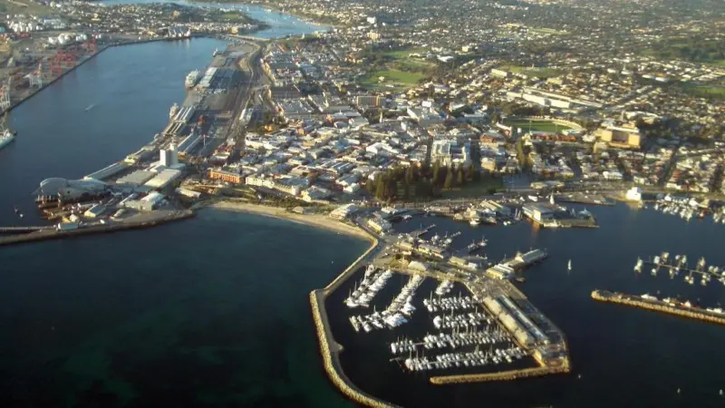 Fremantle and the Swan River viewed from the air, looking east towards Perth CBD. Photograph taken by Kristian Maley, 4 June 2005