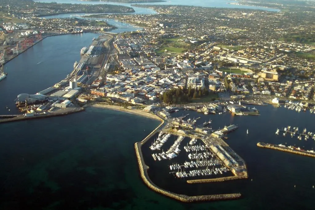 Fremantle and the Swan River viewed from the air, looking east towards Perth CBD. Photograph taken by Kristian Maley, 4 June 2005
