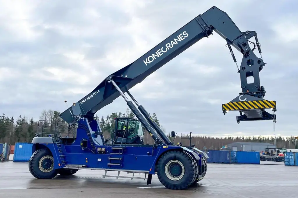 The Konecranes SMV 4646 TCX4 on the quayside