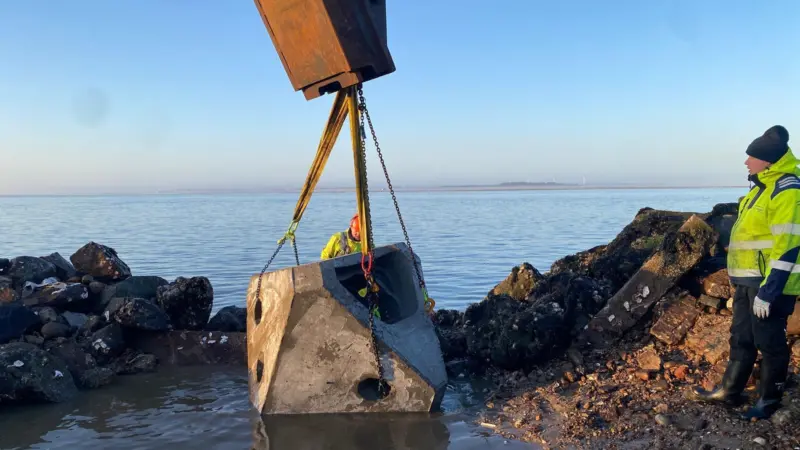 The picture shows the ECOncrete Coastalock installation in Port of Esbjerg