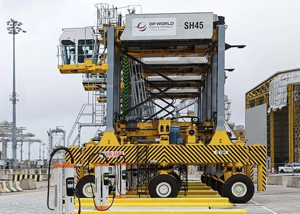 The image shows Kempower Satellites on the quayside at London Gateway