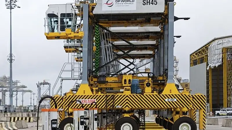 The image shows Kempower Satellites on the quayside at London Gateway