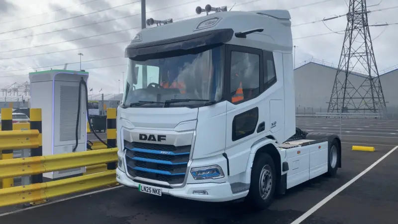 Electric HGV at the Port of Southampton