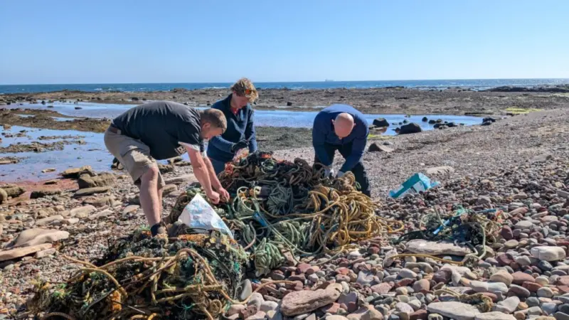 A beach clean in East Lothian
