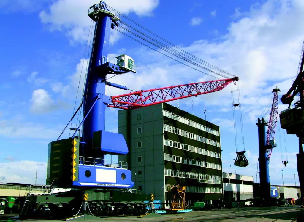 Liebherrs LHM 500: Iran top customer