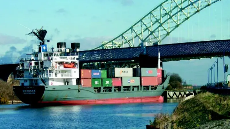 Feeder on trial voyage up the Canal