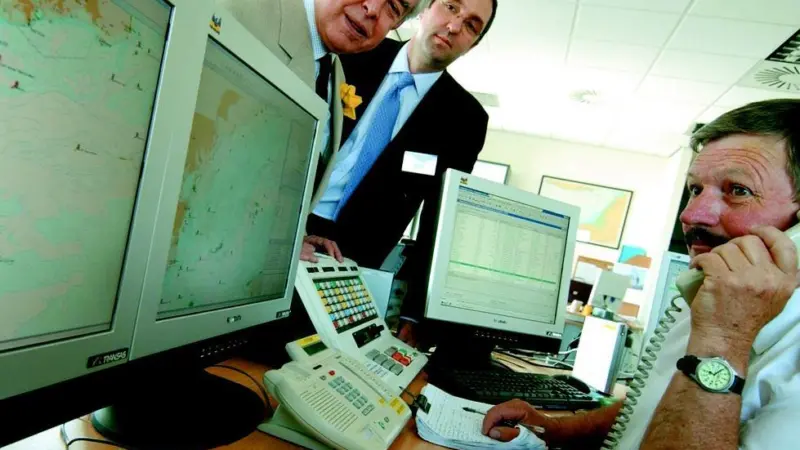 Seamless coverage through two authorities