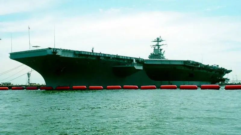 The floating Seabarrier is used to protect large ships and ports from attacks by small, fast boats