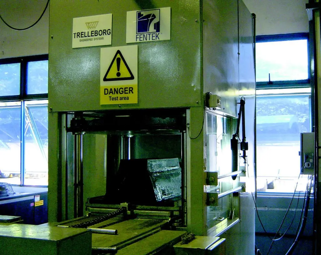 A fender undergoing one of the many tests required for PIANC Type Approval