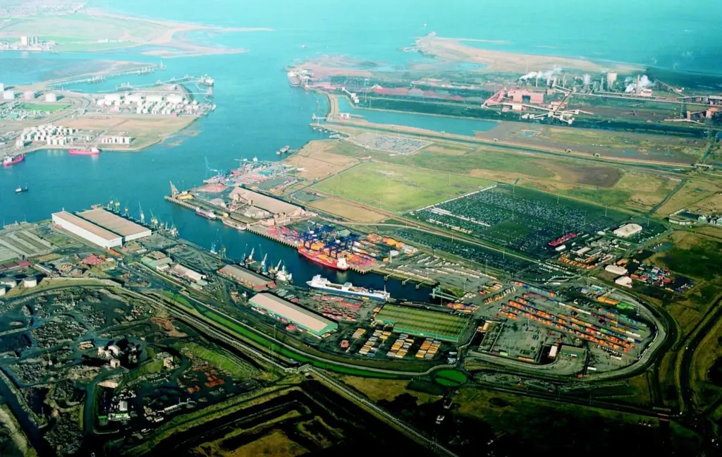 Teesport: 8,000 TEU vessels in future?
