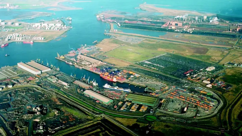 Teesport: 8,000 TEU vessels in future?