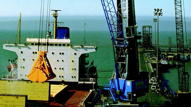 Gottwalds HMK330EG destined for Mundra