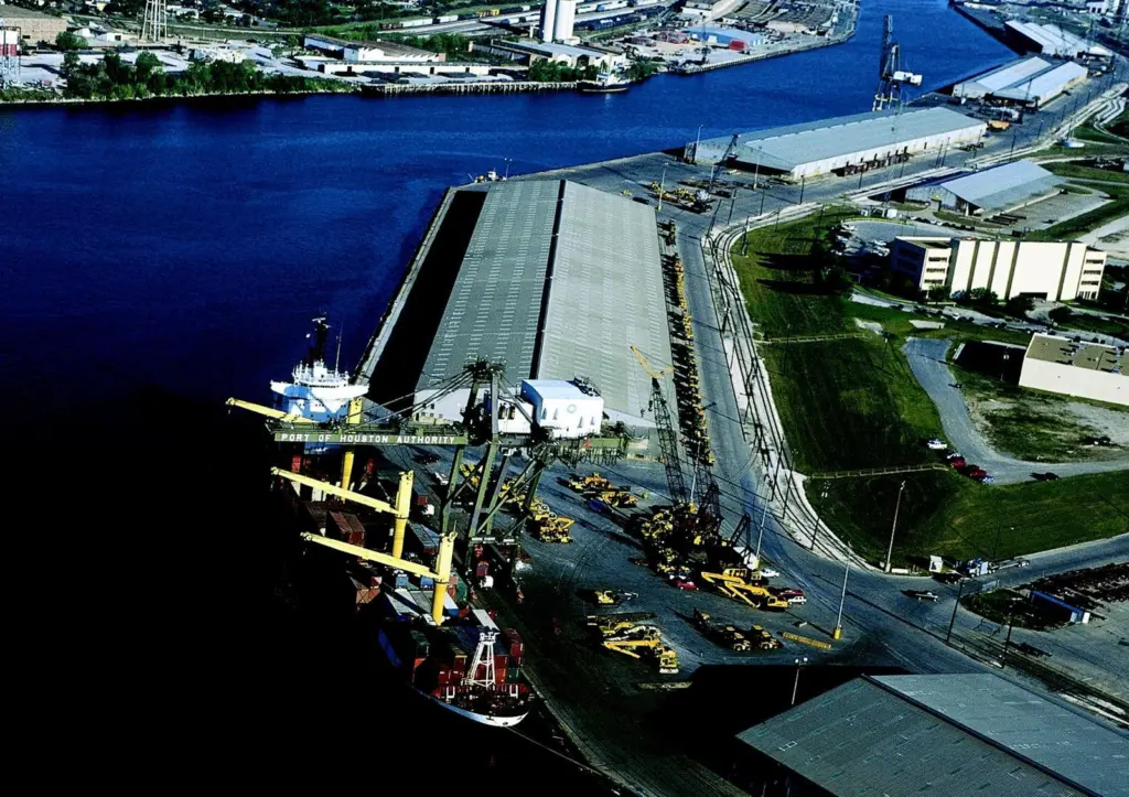 Port of Houston is one of a growing number of ports that has combined AIS with VTS
