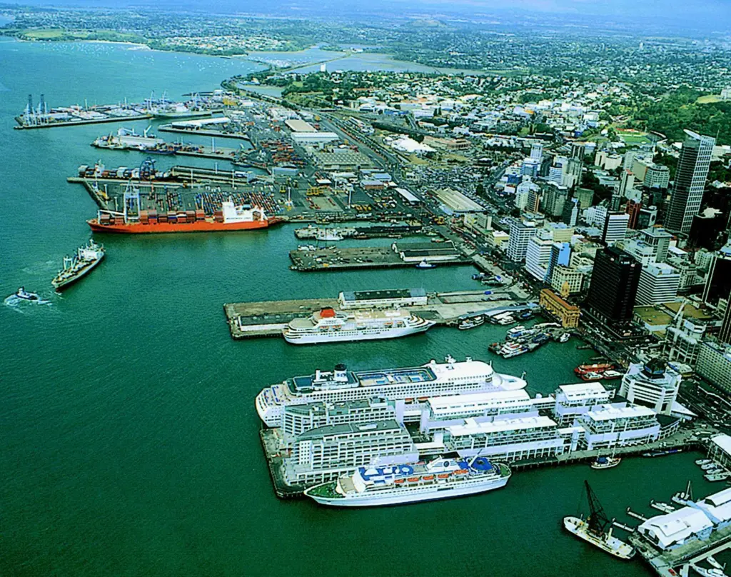 Auckland: Toll NZ now interested