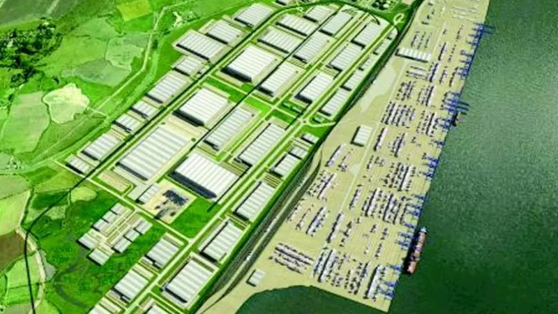 London Gateway: &pound;1.4bn for terminal and business park