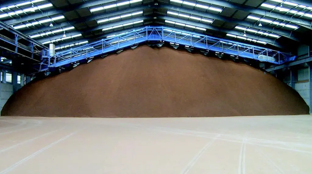 Redler Bridge Conveyer: animal feed store in Belfast