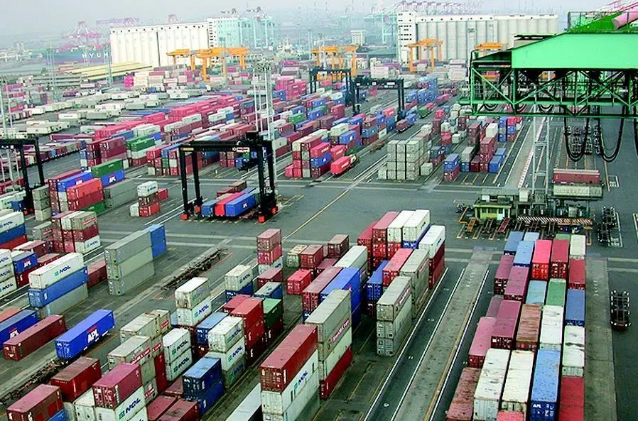 APLs Kaohsiung yard: new records