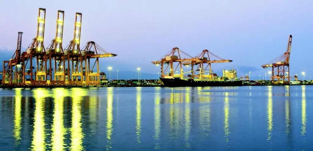 Salalah: more berths, more cranes