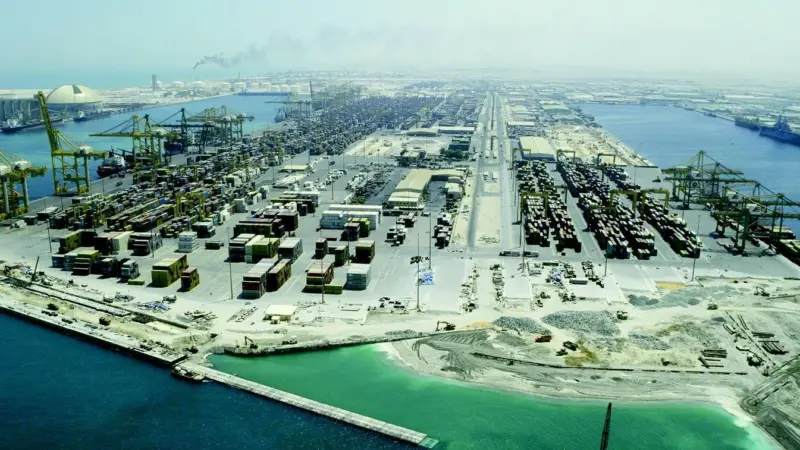 Jebel Ali: tandem lift cranes