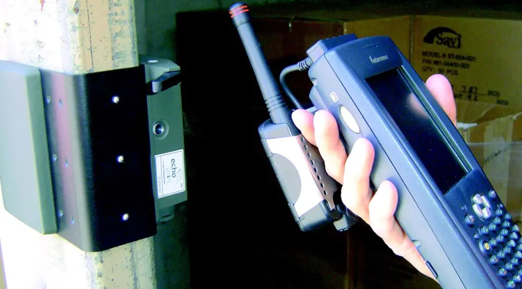 Real-time information from RFID tags and readers on the location and security of cargo containers can be obtained through SaviTrak information services at ports worldwide