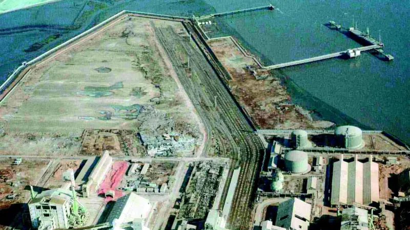 Kandla: developing a new satellite port