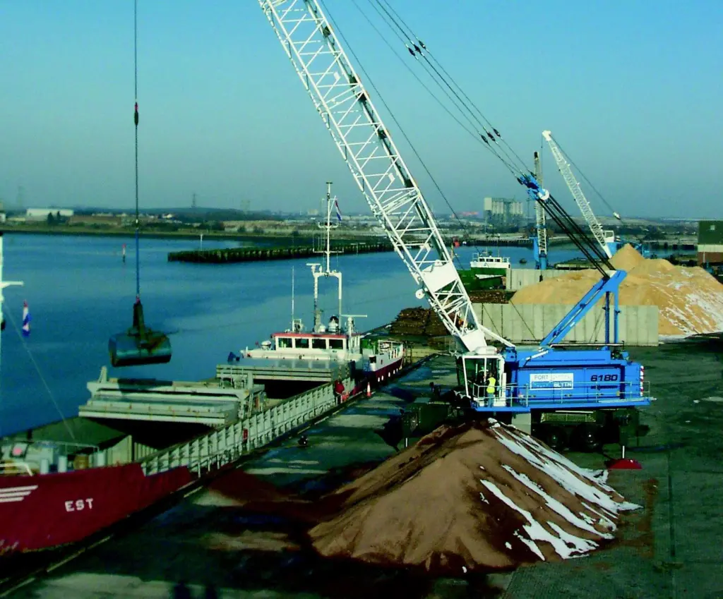 Blyths Sennebogen for deployment on the deepwater Battleship Wharf