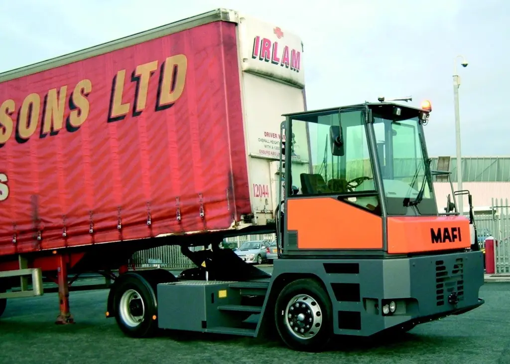 Mafis new MT 25 YT terminal tractor at work in the UK