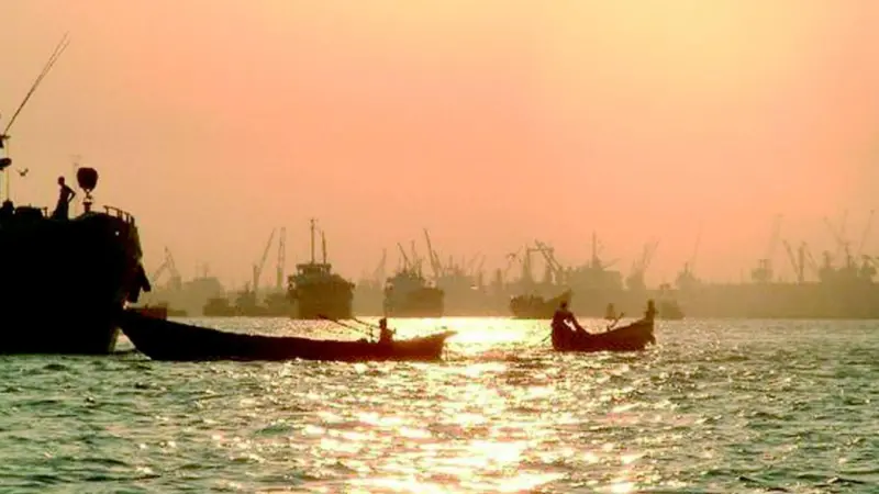 Chittagong - 12 ships waiting at anchor is not uncommon according to vessel operators