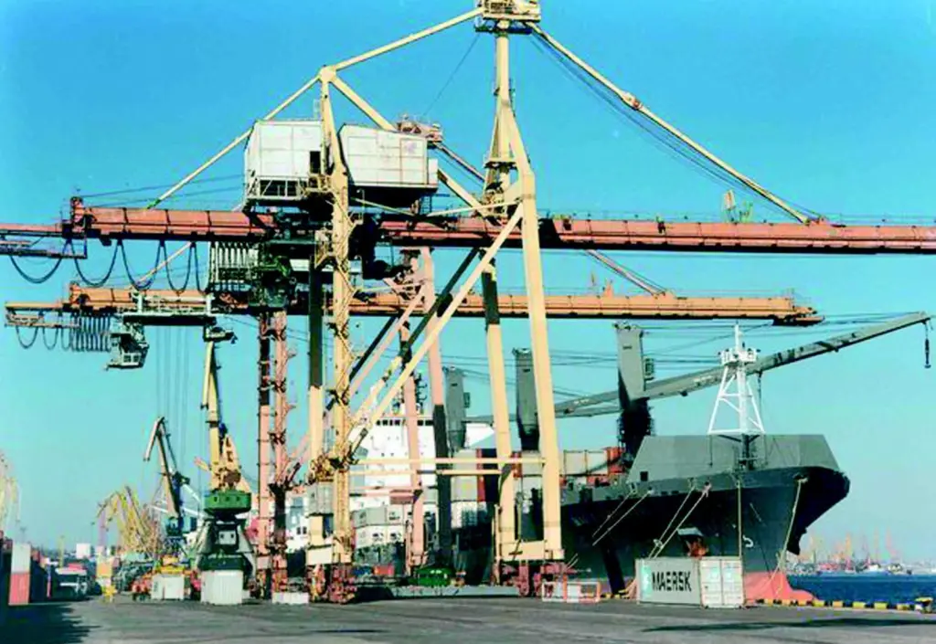 Illichivsk pipped rival Odessa as the first Ukrainian container port to place an RTG order. Six KCI Konecranes RTGs will be delivered in the spring of 2007