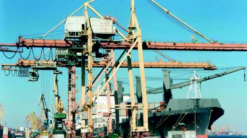 Illichivsk pipped rival Odessa as the first Ukrainian container port to place an RTG order. Six KCI Konecranes RTGs will be delivered in the spring of 2007
