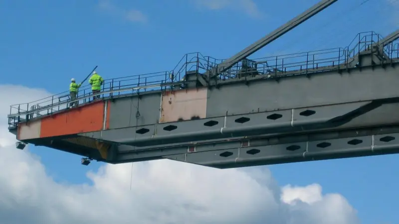 00_93221_Container_Handling