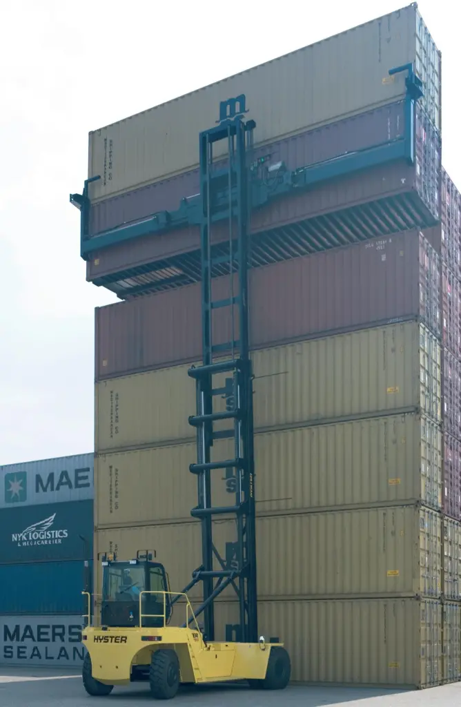 00_93233_containers1
