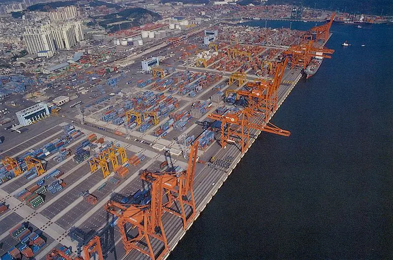 Port Strategy: Busan new port is struggling to attract customers