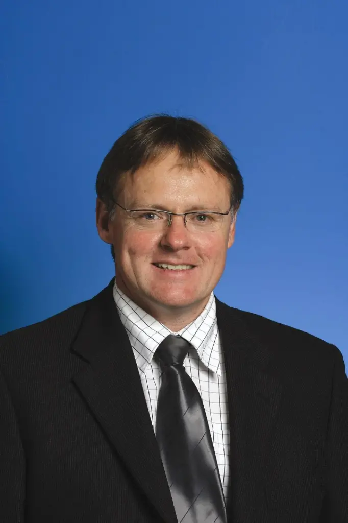 00_94732_Mark_Cairns_04small